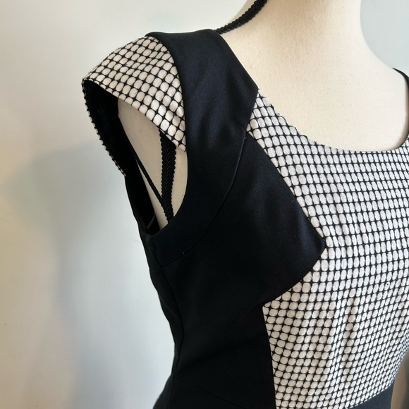 DOROTHY PERKINS Dogtooth Women's Black and White Pencil Dress Size 10 - Picture 3 of 9